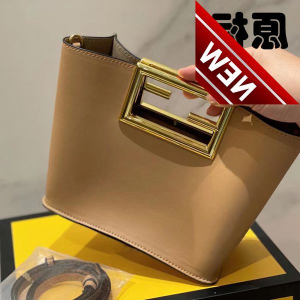autumn and winter new women's cowhide messenger double f magnetic buckle hand chain single shoulder bag way with large quantity
autumn and winter new women's cowhide messenger double f magnetic buckle hand chain single shoulder bag way with large quantity