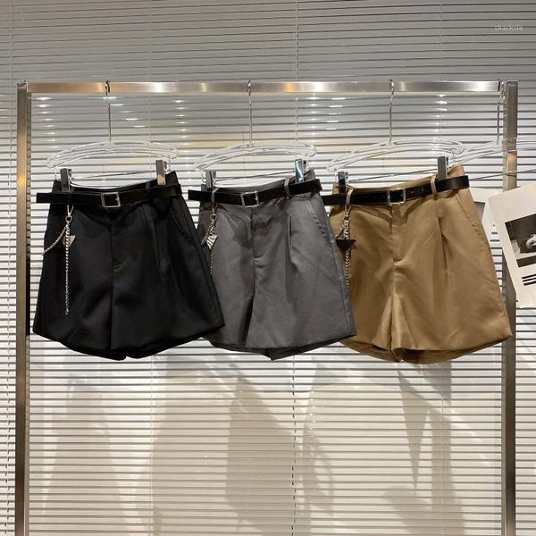 women's shorts belt metal chain women 2021 autumn fashion design small trousers, White;black
women's shorts belt metal chain women 2021 autumn fashion design small trousers, White;black