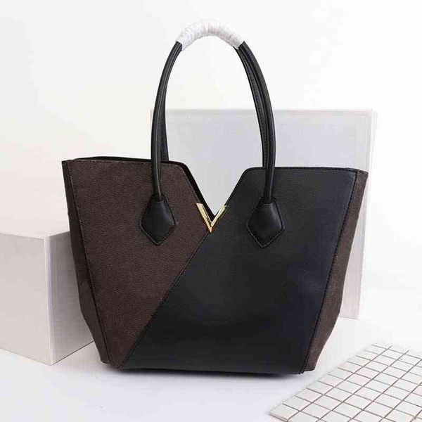 handbag genuine leather v designer large capacity shopping shoulder messenger clutch m40460
handbag genuine leather v designer large capacity shopping shoulder messenger clutch m40460