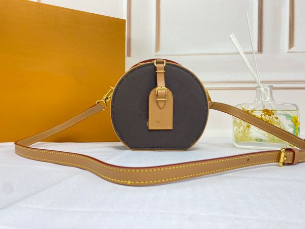 fashion luxurys shoulder bag onthego medium tote women designers handbags by the pool monograms embossing messenger designer bags 44680
fashion luxurys shoulder bag onthego medium tote women designers handbags by the pool monograms embossing messenger designer bags 44680