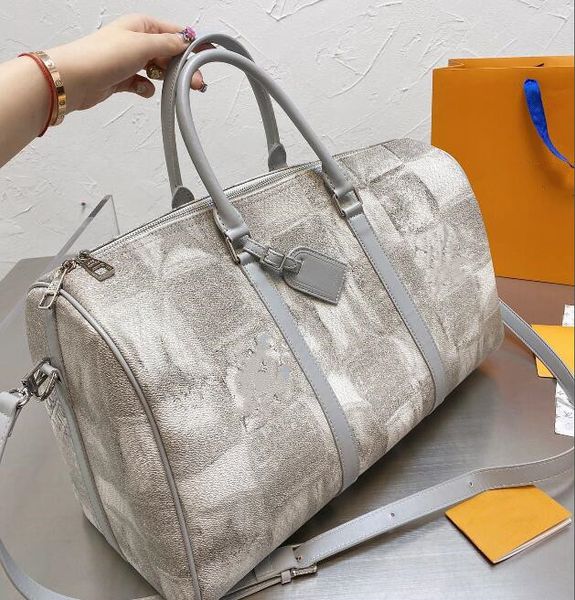 the laser hand luggage travel bag waterproof duffel duffle men handbag tote boys european and american style women n50069
the laser hand luggage travel bag waterproof duffel duffle men handbag tote boys european and american style women n50069