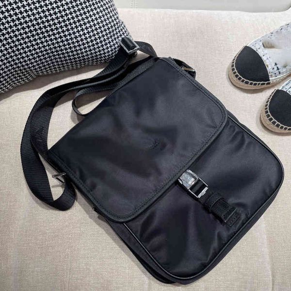 nylon postman bag three one male bao gong wen bao messenger bag shoulder bag large capacity
nylon postman bag three one male bao gong wen bao messenger bag shoulder bag large capacity
