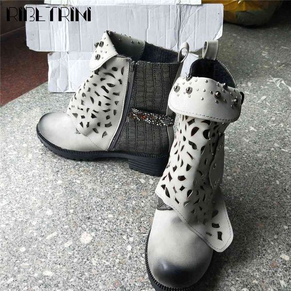 boots fashion fretwork ankle shoes classic retro decorating western women low chunky heels boots, Black
boots fashion fretwork ankle shoes classic retro decorating western women low chunky heels boots, Black