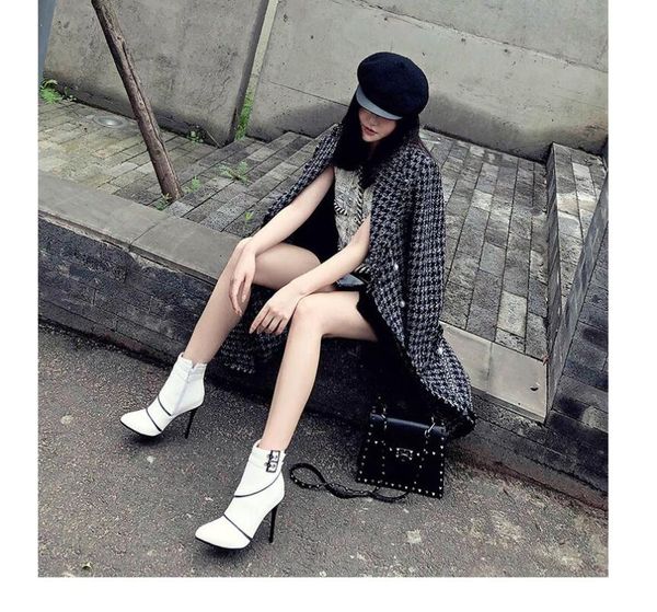dress shoes 2021 autumn and winter fashion minimalist wild color belt buckle pointed tip high heel large size short boots female, Black
dress shoes 2021 autumn and winter fashion minimalist wild color belt buckle pointed tip high heel large size short boots female, Black