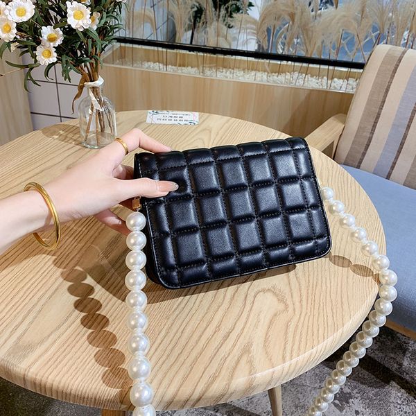 ladies luxury brand handbag shoulder messenger bag designer pearl chain rhomboid youth clamshell sweet style leather
ladies luxury brand handbag shoulder messenger bag designer pearl chain rhomboid youth clamshell sweet style leather