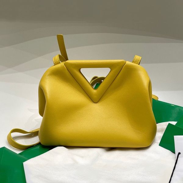 design hand new leather inverted triangle clip candy cloud one shoulder slant across carry on women's bag mxf4
design hand new leather inverted triangle clip candy cloud one shoulder slant across carry on women's bag mxf4