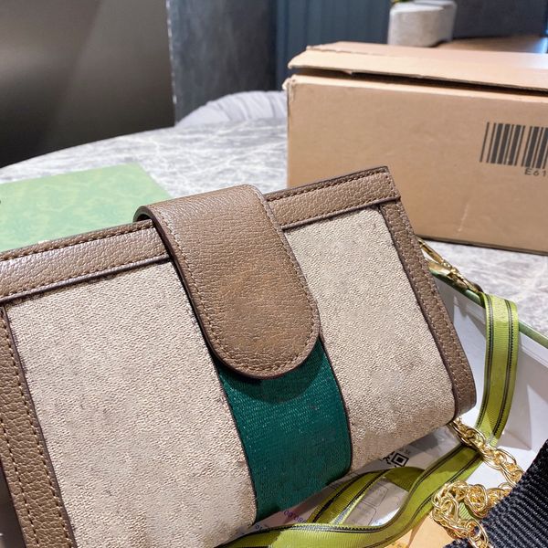 women men shoulder bag contrast color letter buckle rhombus printing good quality handbag two stripes casual style designers bag 001
women men shoulder bag contrast color letter buckle rhombus printing good quality handbag two stripes casual style designers bag 001