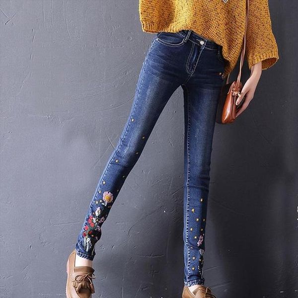 flower embroidered plus size women jean skinny with embroidery elastic vintage floral push up denim pencil pant, Blue
flower embroidered plus size women jean skinny with embroidery elastic vintage floral push up denim pencil pant, Blue