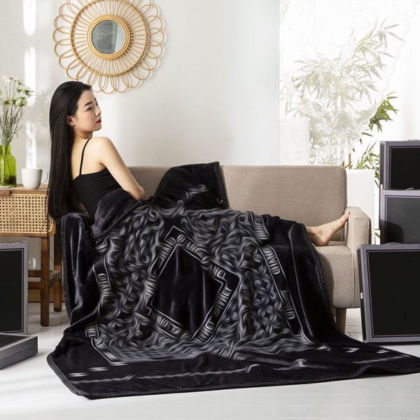 luxurys air condition blanket car blankets home sofa bedroom warm velvet letter pattern
luxurys air condition blanket car blankets home sofa bedroom warm velvet letter pattern