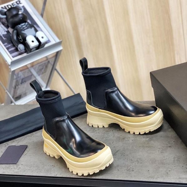 boots winter zapatos de mujer genuine leather ankle woman hiking shoes platform round toes short, Black
boots winter zapatos de mujer genuine leather ankle woman hiking shoes platform round toes short, Black