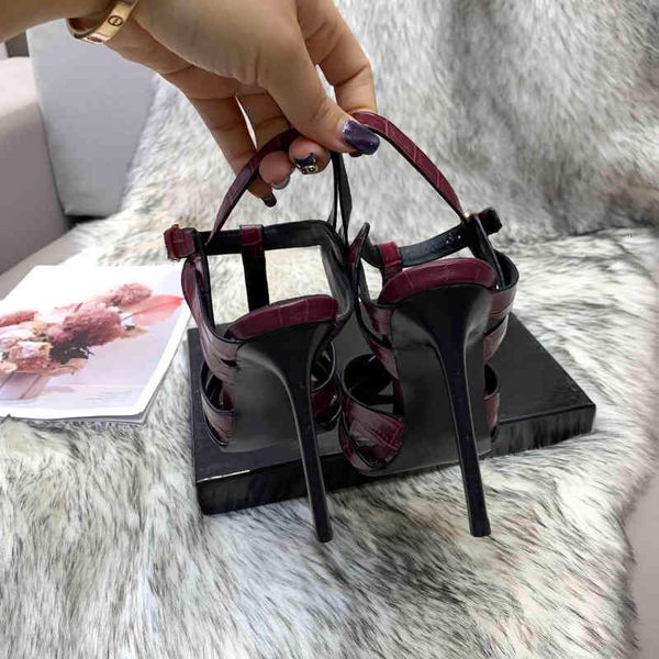 trendy ladies designer sandals with high heels elegant and comfortable multi-color optional size 34-42, Black
trendy ladies designer sandals with high heels elegant and comfortable multi-color optional size 34-42, Black