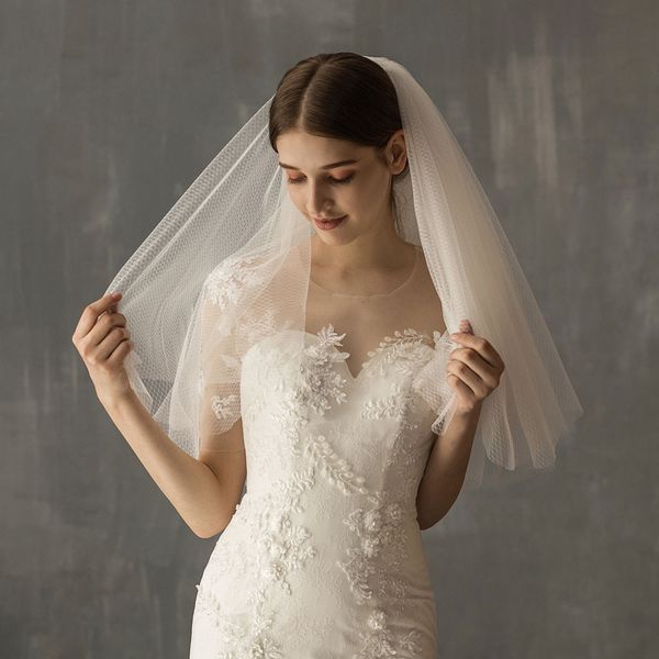 v622 elegant elbow length wedding bridal veil multi-layer plain netting cut edge white church wedding short bride headdress with comb, Black
v622 elegant elbow length wedding bridal veil multi-layer plain netting cut edge white church wedding short bride headdress with comb, Black