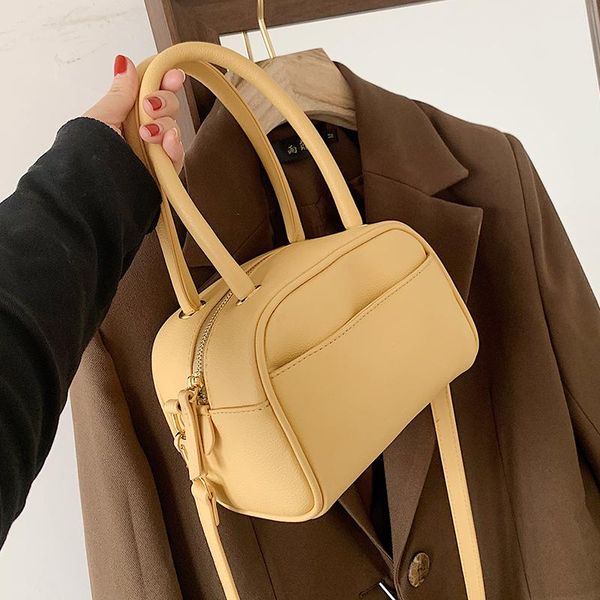 evening bags fashion trendy box design pu leather pillow crossbody shoulder bag for women 2021 solid color mini cute totes and handbags
evening bags fashion trendy box design pu leather pillow crossbody shoulder bag for women 2021 solid color mini cute totes and handbags
