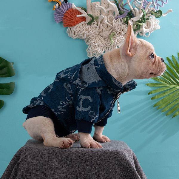 luxury brand designer letters print dog apparel fashion cowboy denim hoodies cats dogs animal jackets outdoor casual sport pets coats autumn
luxury brand designer letters print dog apparel fashion cowboy denim hoodies cats dogs animal jackets outdoor casual sport pets coats autumn