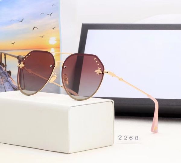 2021 brands design sunglasses women men brand designer good quality fashion metal oversized sun glasses vintage female male uv400 with box #, White;black
2021 brands design sunglasses women men brand designer good quality fashion metal oversized sun glasses vintage female male uv400 with box #, White;black