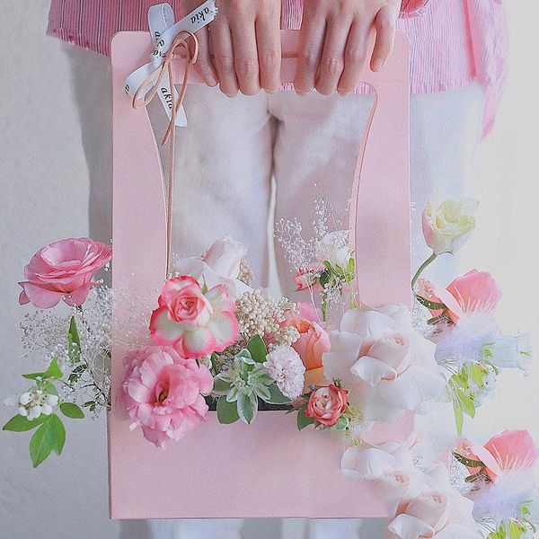 gift wrap 1pcs flowers carry bag kraft paper valentine's day bags with handle waterproof bouquet florist rose party decoration boxes
gift wrap 1pcs flowers carry bag kraft paper valentine's day bags with handle waterproof bouquet florist rose party decoration boxes