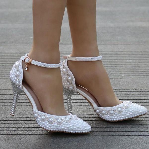 2021 large size luxury string bead rhinestone wedding shoes white bride party single shoes elegant 1, Black
2021 large size luxury string bead rhinestone wedding shoes white bride party single shoes elegant 1, Black