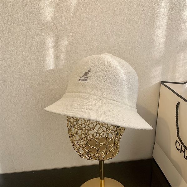 2021 new spring knitted kangaroo fisherman hat classic logo solid female painter hat wool hat tide womens hatg, Blue;gray
2021 new spring knitted kangaroo fisherman hat classic logo solid female painter hat wool hat tide womens hatg, Blue;gray