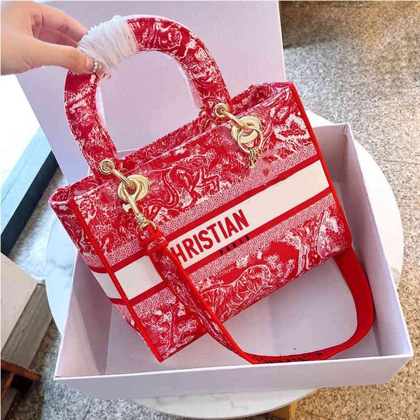 wholesale lady classic fashionable embroidered tiger series women's messenger bag designers handbag yw christian
wholesale lady classic fashionable embroidered tiger series women's messenger bag designers handbag yw christian