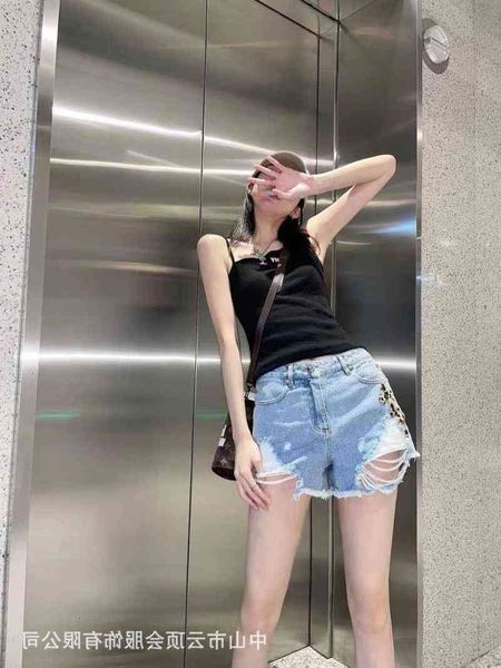 ch crowe's new niche design personality fashion brand wide leg leopard print burr denim shorts, Black
ch crowe's new niche design personality fashion brand wide leg leopard print burr denim shorts, Black