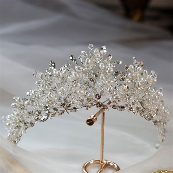 charming pearls crystal bridal tiara crown for women prom wedding headband hairband bride hair accessories party dress jewelry w0104, White;golden
charming pearls crystal bridal tiara crown for women prom wedding headband hairband bride hair accessories party dress jewelry w0104, White;golden