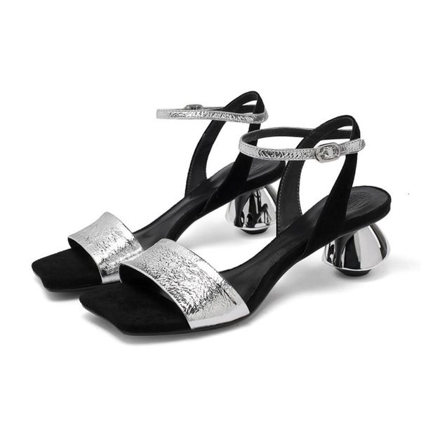 sandals olomm handcrafted women's leather sandals weird buckles middle of heels digit square foot beautiful silver party shoes size eua, Black
sandals olomm handcrafted women's leather sandals weird buckles middle of heels digit square foot beautiful silver party shoes size eua, Black