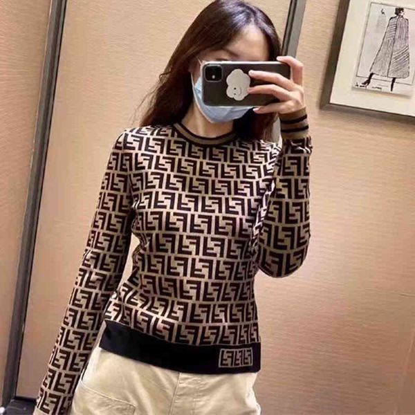 2022 factory wholesale new autumn winter color blocking double letter old flower women's wool bottomed sweater round neck pullover swea, White;black
2022 factory wholesale new autumn winter color blocking double letter old flower women's wool bottomed sweater round neck pullover swea, White;black