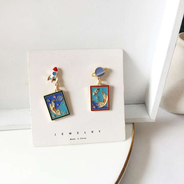 s925 silver needle painting style oil drop personality asymmetry space cat earrings aesthetic ear clip earrings, Black
s925 silver needle painting style oil drop personality asymmetry space cat earrings aesthetic ear clip earrings, Black