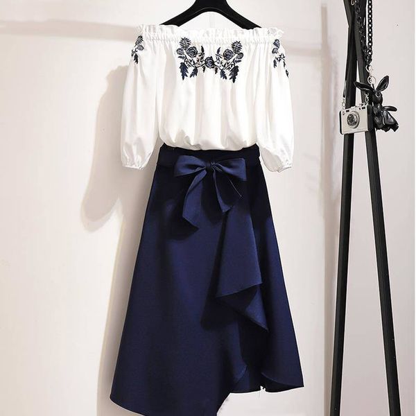two piece dress elegant women's retro , two pieces, korean version of the shirt embroidered with white pink, black, high waist, irregul
two piece dress elegant women's retro , two pieces, korean version of the shirt embroidered with white pink, black, high waist, irregul