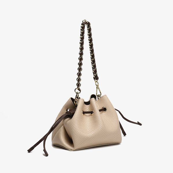 solid color pu leather bucket crossbody bags for woman 2021 fashion brand designer handbags ladies shoulder messenger hand bag c0508
solid color pu leather bucket crossbody bags for woman 2021 fashion brand designer handbags ladies shoulder messenger hand bag c0508