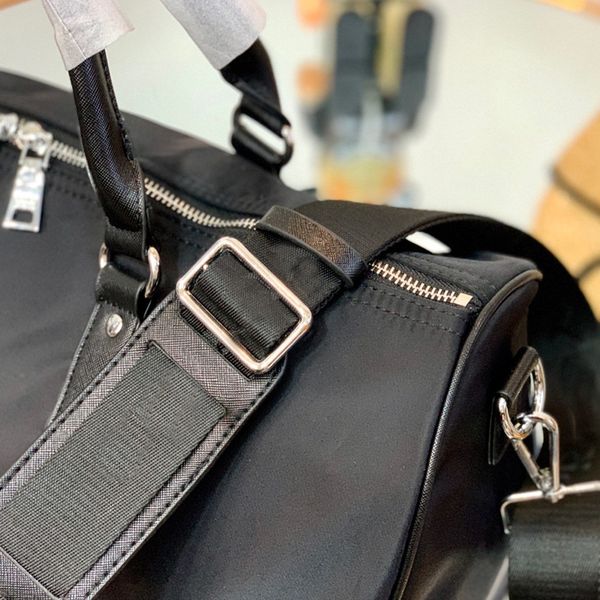 fashion black nylon duffle 42cm designers luggage s men women shoulder travel sports large capacity waterproof duffel bag handbag
fashion black nylon duffle 42cm designers luggage s men women shoulder travel sports large capacity waterproof duffel bag handbag