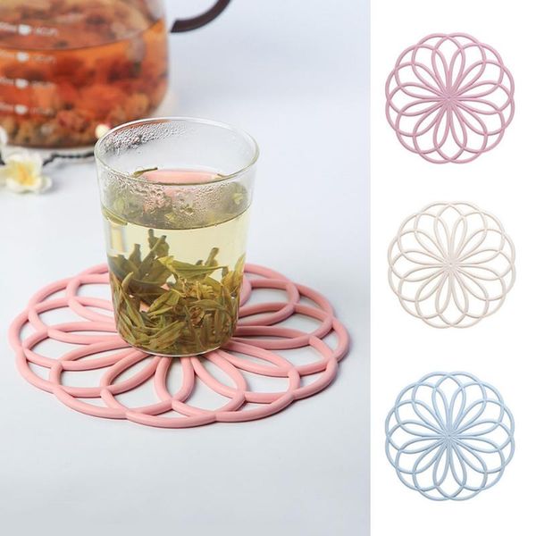 mats & pads 3pcs heat insulation non slip oil-proof placemat durable flexible modern waterproof easy clean flower shape trivet mat
mats & pads 3pcs heat insulation non slip oil-proof placemat durable flexible modern waterproof easy clean flower shape trivet mat