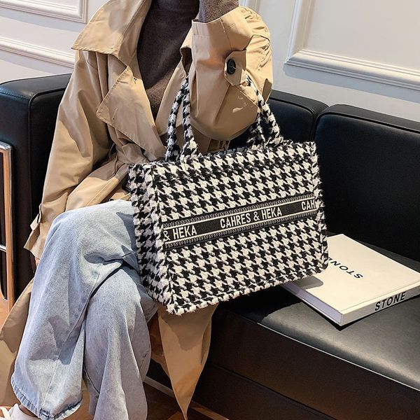 autumn winter new women's fashionable versatile thous bird lattice large embroidered letter hand tote shopping bag
autumn winter new women's fashionable versatile thous bird lattice large embroidered letter hand tote shopping bag