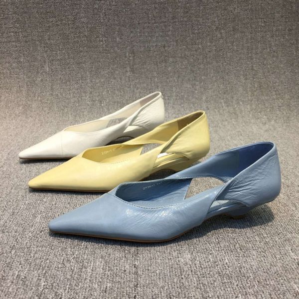 women's sho fashion hollow cat heels in spring and autumn women's pointed comfortable low heel, Black
women's sho fashion hollow cat heels in spring and autumn women's pointed comfortable low heel, Black