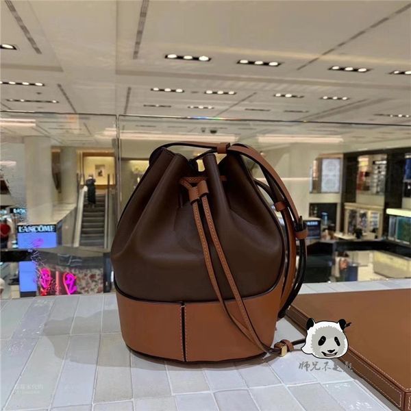 handbag hookloewe / luo yiwei balloon drawstring bucket one shoulder casual messenger bagluggage tag
handbag hookloewe / luo yiwei balloon drawstring bucket one shoulder casual messenger bagluggage tag