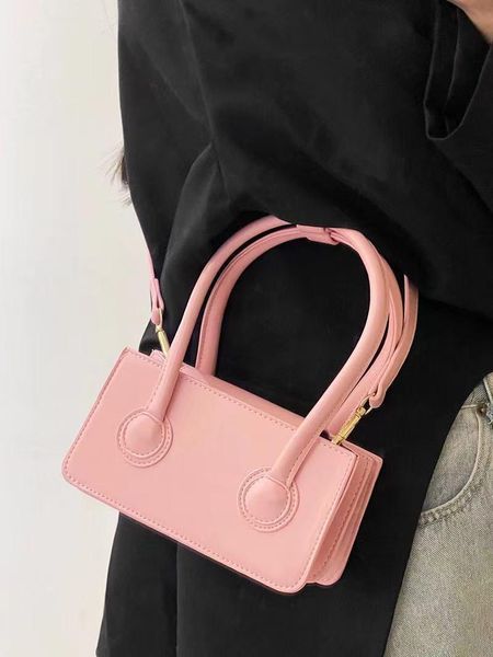 evening bags 2021 niche design, minimalist mini square bag, western style tote, one-piece shoulder can be messenger
evening bags 2021 niche design, minimalist mini square bag, western style tote, one-piece shoulder can be messenger