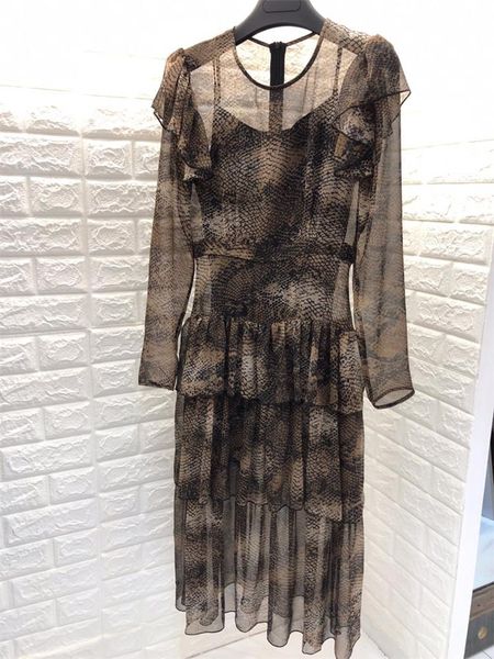 casual dresses 2021 summer silk snake print ruffled shoulder mature elegant long-sleeved dress, Black;gray
casual dresses 2021 summer silk snake print ruffled shoulder mature elegant long-sleeved dress, Black;gray