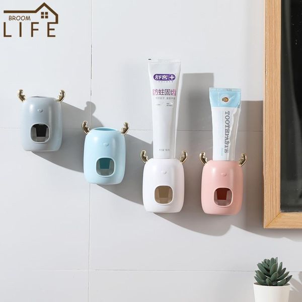 toothbrush holders plastic wall mounted holder automatic toothpaste dispenser dustproof storage rack bathroom supplies accessories set
toothbrush holders plastic wall mounted holder automatic toothpaste dispenser dustproof storage rack bathroom supplies accessories set