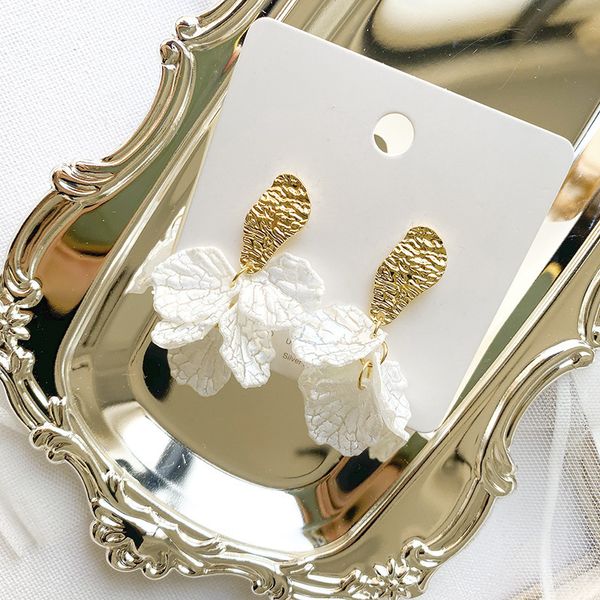 silver needle s925 korean earrings 2021 fashion face thin female temperament leaf earrings, Golden
silver needle s925 korean earrings 2021 fashion face thin female temperament leaf earrings, Golden