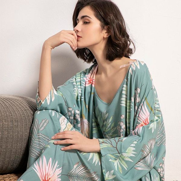 cotton viscose ladies three-piece pajamas set women spring and autumn comfortable soft home suit robes with pants pajamas set, Black;red
cotton viscose ladies three-piece pajamas set women spring and autumn comfortable soft home suit robes with pants pajamas set, Black;red