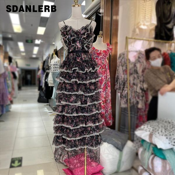 casual dresses 2021 summer vintage camisole maxi dress women elegant backless v-neck long print cake female sleeveless sling, Black;gray
casual dresses 2021 summer vintage camisole maxi dress women elegant backless v-neck long print cake female sleeveless sling, Black;gray