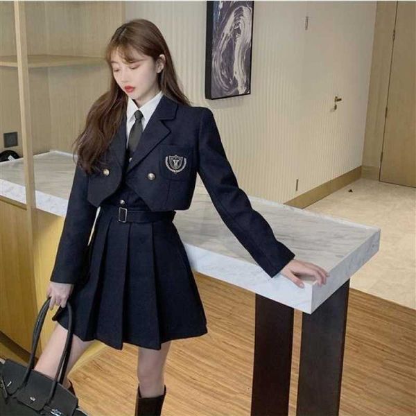 fashion spring 2021 college style short suit coat versatile shirt suspender skirt student year, Black;gray
fashion spring 2021 college style short suit coat versatile shirt suspender skirt student year, Black;gray