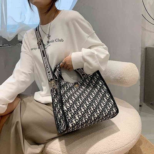 80% off year's popular small bag super girl spring and summer new style high-capacity tote bag handbags
80% off year's popular small bag super girl spring and summer new style high-capacity tote bag handbags