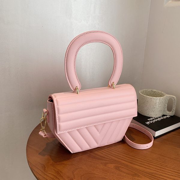 handbag small bag women's 2021 fashion popular pleated messenger stripe chain, Black;red
handbag small bag women's 2021 fashion popular pleated messenger stripe chain, Black;red