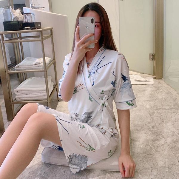 women's sleepwear pajama kimono cardigan japanese nightgown ladies home wear short-sleeved middle robe spring summer, Black;red
women's sleepwear pajama kimono cardigan japanese nightgown ladies home wear short-sleeved middle robe spring summer, Black;red