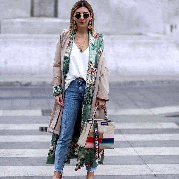 2021 new vintage pareo retro floral print green long kimono jacket long sleeve cardigan maxi shawl summer belted beachwear, White
2021 new vintage pareo retro floral print green long kimono jacket long sleeve cardigan maxi shawl summer belted beachwear, White