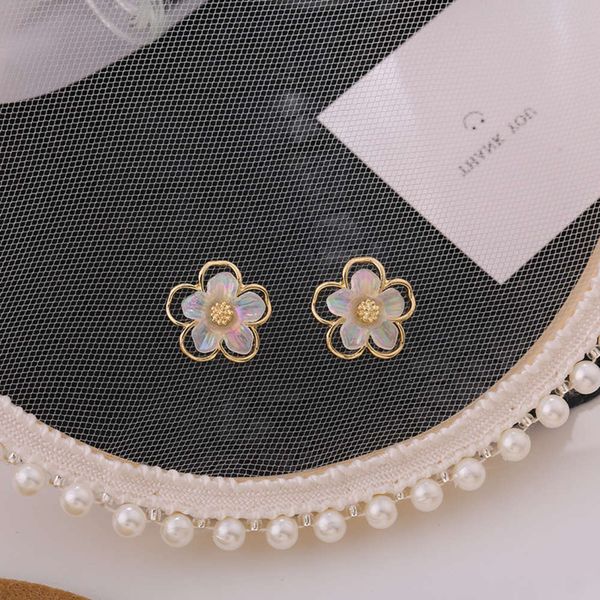 earrings 925 silver needle korean temperament simple female small hollow shell flower earrings personalized net red earrings c114, Golden
earrings 925 silver needle korean temperament simple female small hollow shell flower earrings personalized net red earrings c114, Golden