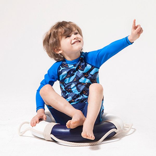 2020 new children' split swimsuit boys' middle school children' long sleeve sunscreen shorts students' korean fast dry, Red;black
2020 new children' split swimsuit boys' middle school children' long sleeve sunscreen shorts students' korean fast dry, Red;black