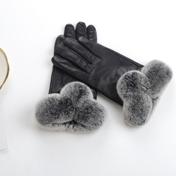 five fingers gloves 2021 arrival female winter fashion fur women solid motorcycle comfortable guantes mujer cuero, Blue;gray
five fingers gloves 2021 arrival female winter fashion fur women solid motorcycle comfortable guantes mujer cuero, Blue;gray
