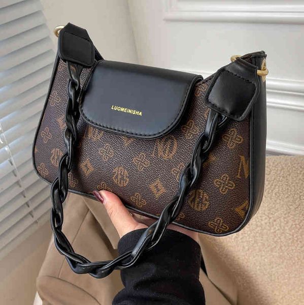 2022 factory wholesale small female fashion autumn winter texture net red messenger single shoulder armpit bag stoo
2022 factory wholesale small female fashion autumn winter texture net red messenger single shoulder armpit bag stoo